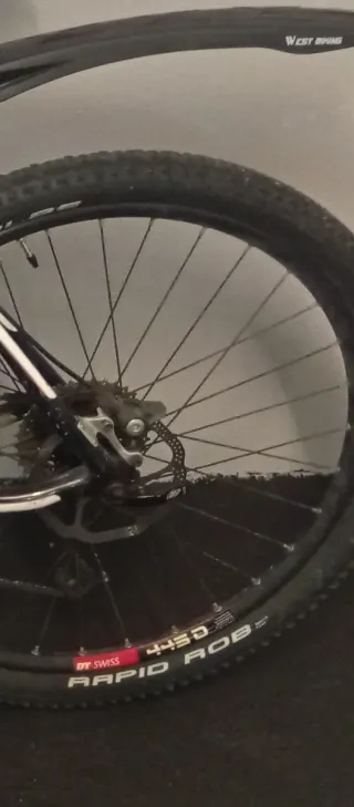 Bicicleta de montaña MMR Rakish Carbón Concept.