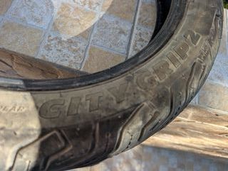 Pneu Michelin City Grip 2 110/80-R14 Usado