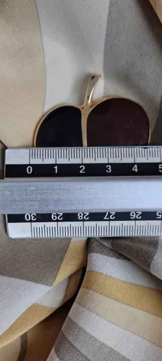 Vintage spilla/ oreccino a forma di cuore bicolor