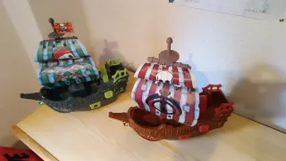 Dos Barcos Piratas Juguete