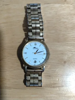 Reloj Lotus Quartz Dorado