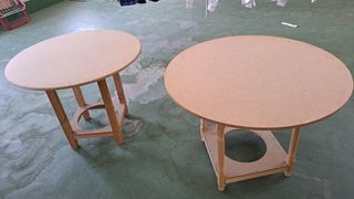 Tavoli brasero e sgabelli in legno