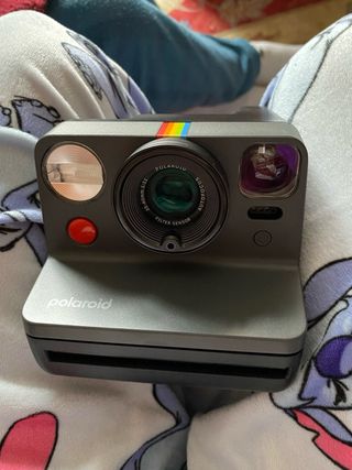 Cámara Polaroid Now + Film