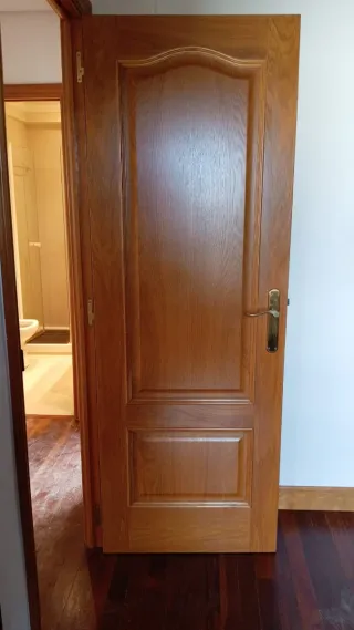 Puertas de madera con jambas