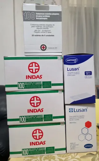 6 Cajas gasa estéril a estrenar.