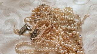 Lotto collane perle anni 30-50 da restaurare