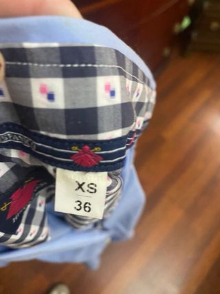 Camisa Hispánico azul con detalle rosa