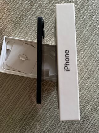 iPhone 13 256Gb color medianoche  84% Batería