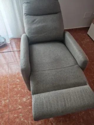 Sillón relax gris tela