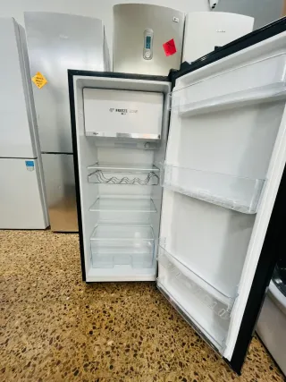 Nevera Hisense pequeña con garantía