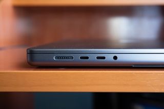 MacBook Pro M1 (2021) | 16 GB RAM | 1 TB SSD