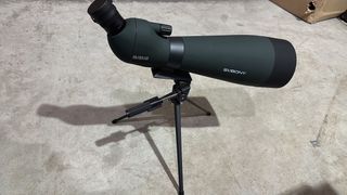 Telescopio Svbony con trípode