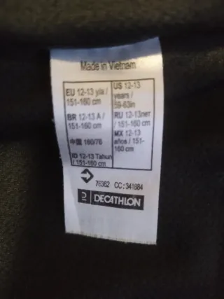 Chaqueta  decathlon negra Talla 12_13 años.151-160