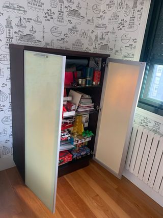 Mueble auxiliar puertas acero/cristal