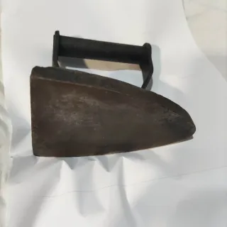 Plancha de hierro antigua