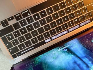 MacBook Pro M1 Touch Bar Plata