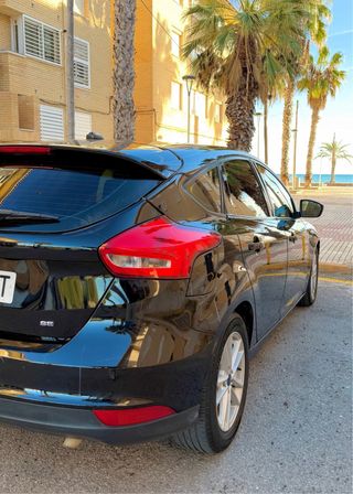 Ford focus SE 2.0 gasolina 218cv negro 2019