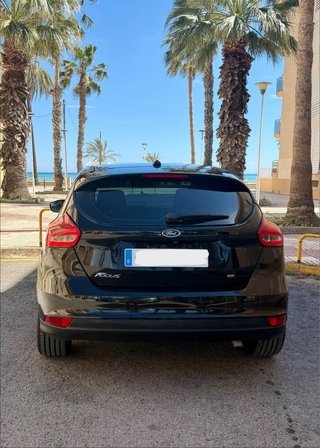 Ford focus SE 2.0 gasolina 218cv negro 2019
