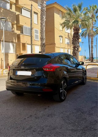 Ford focus SE 2.0 gasolina 218cv negro 2019