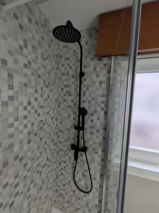 Columna de ducha negra