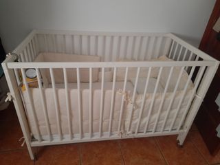 Cuna blanca para bebé