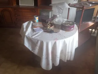 Mesa de camilla antigua madera y metal