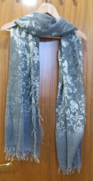 Pañuelo Maxi 100% Algodón Floral Azul y Ocre