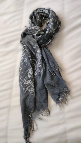 Pañuelo Maxi 100% Algodón Floral Azul y Ocre