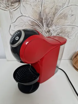 Cafetera Dolce Gusto Roja