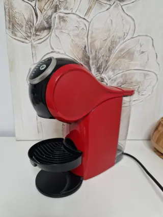 Cafetera Dolce Gusto Roja