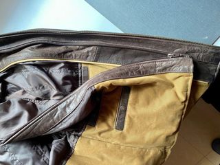 Cazadora de piel marrón con chaleco. Talla M