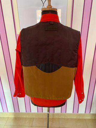 Cazadora de piel marrón con chaleco. Talla M