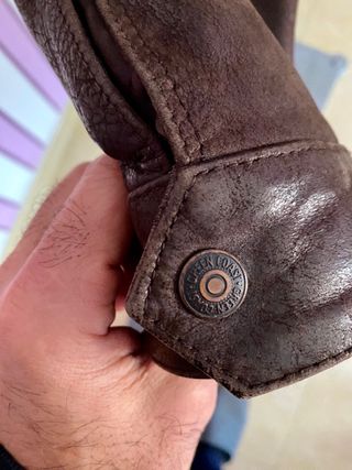 Cazadora de piel marrón con chaleco. Talla M