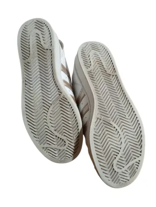 Adidas Superstar Mujer Talla 39.5 Dorado/Blanco