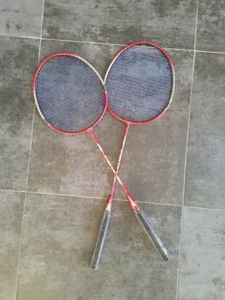 Raquetas de bádminton rojas