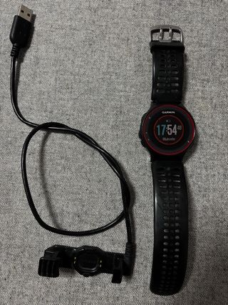 Reloj Garmin Forerunner + Cargador
