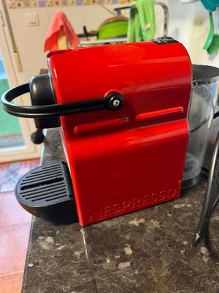 Cafetera Nespresso Roja