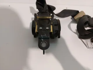 Cinturón Trasero Izquierdo Nissan Terrano 3p