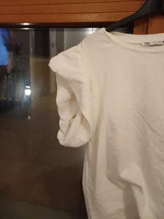 T-shirt Zara maniche ampie