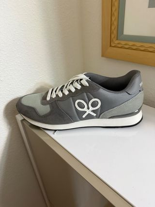 Zapatillas Silbon grises y blancas
