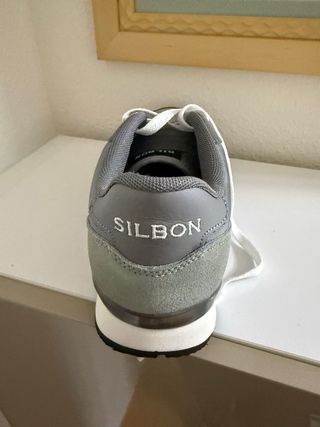 Zapatillas Silbon grises y blancas