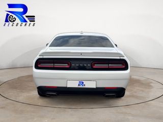 Dodge Challenger SXT RWD