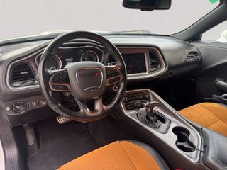 Dodge Challenger SXT RWD