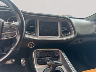 Dodge Challenger SXT RWD