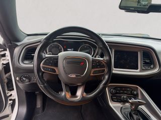 Dodge Challenger SXT RWD