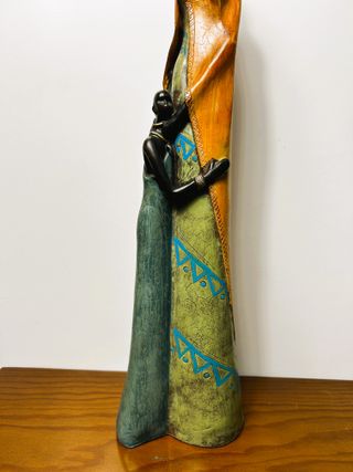 Escultura Madre e Hijo Étnico