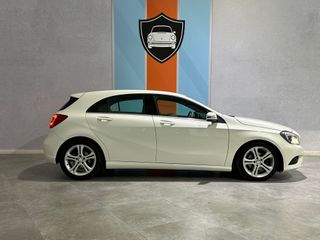 Mercedes-Benz A-Klasse A 180 Urban *NACIONAL*