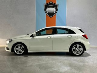 Mercedes-Benz A-Klasse A 180 Urban *NACIONAL*