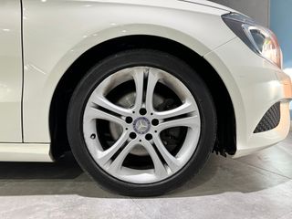 Mercedes-Benz A-Klasse A 180 Urban *NACIONAL*