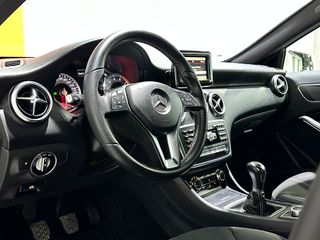 Mercedes-Benz A-Klasse A 180 Urban *NACIONAL*